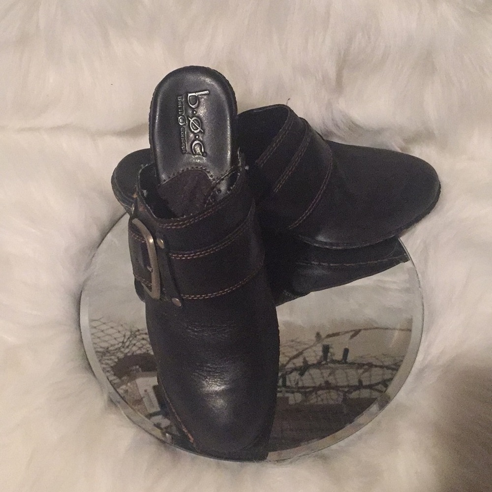 ✨boc LEATHER CLOGS W/ SIDE BUCKLES ACCENT ✨